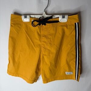 Mens size 28 BANKS JOURNAL YELLOW SHORTS